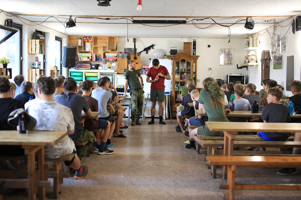 Spojové a radiostanice