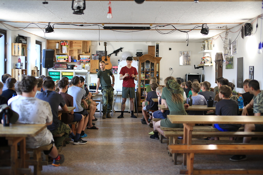Spojové a radiostanice