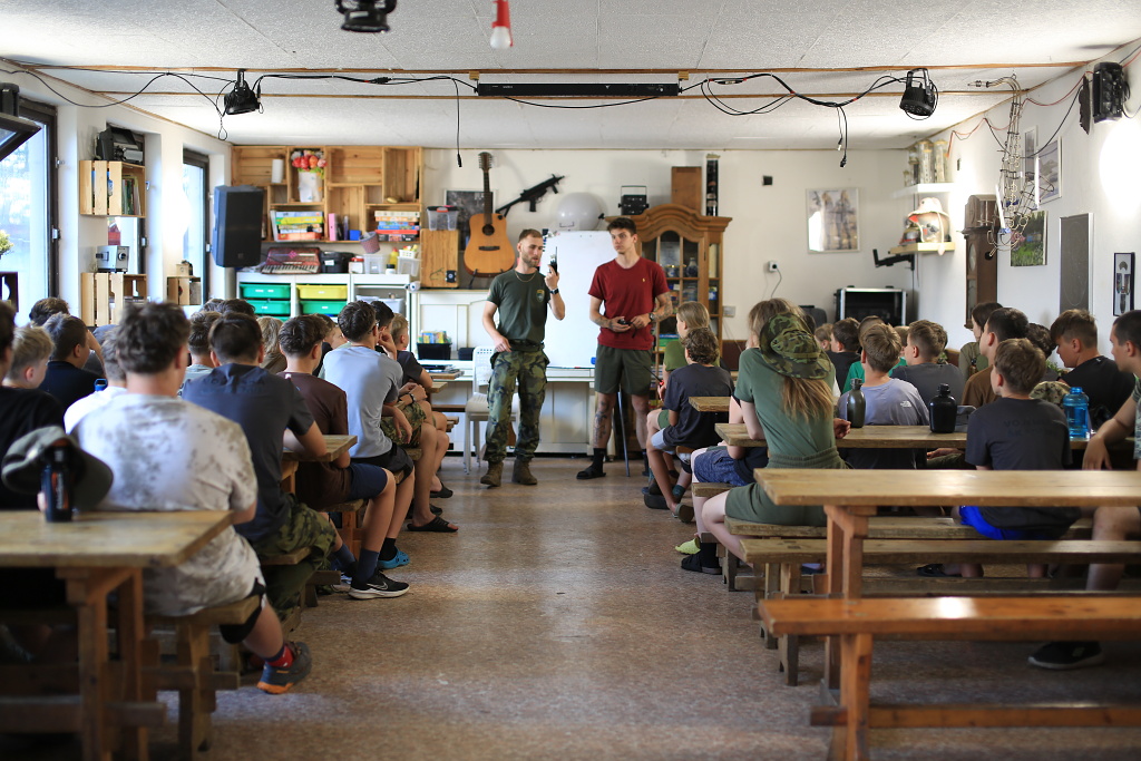 Spojové a radiostanice