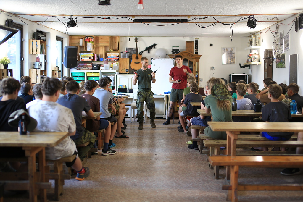 Spojové a radiostanice