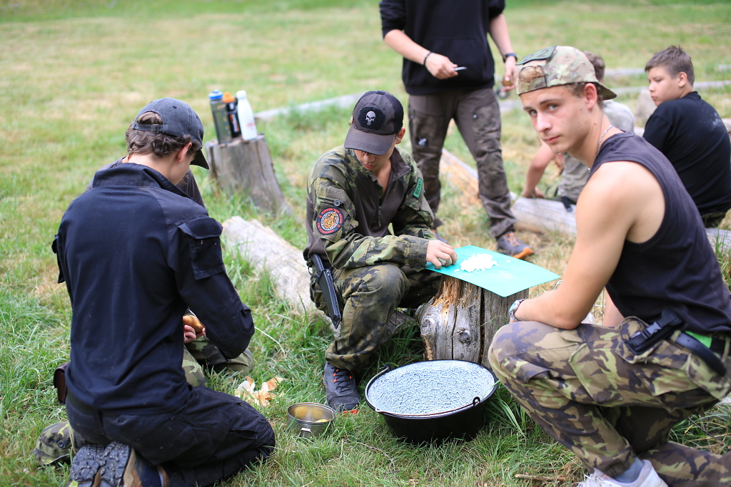 Voják se stará, voják má
